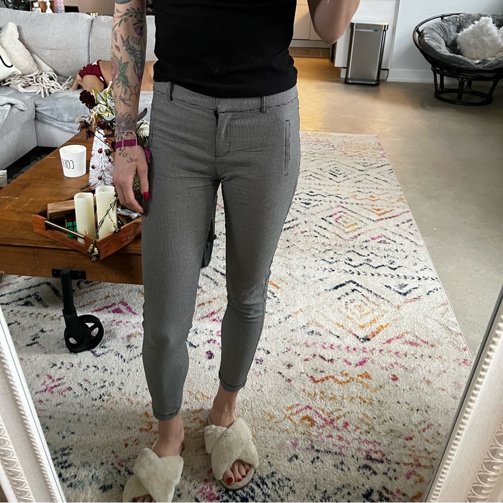 Black and white pants 7/8